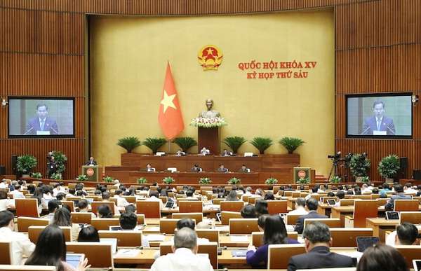 Quốc hội  nghe các báo cáo về đầu tư công, chiều 23/10 - Ảnh: Duy Linh.