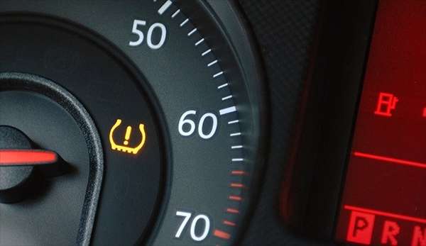 Cảm biến áp suất lốp ô tô là gì, có thực sự quan trọng hay không?