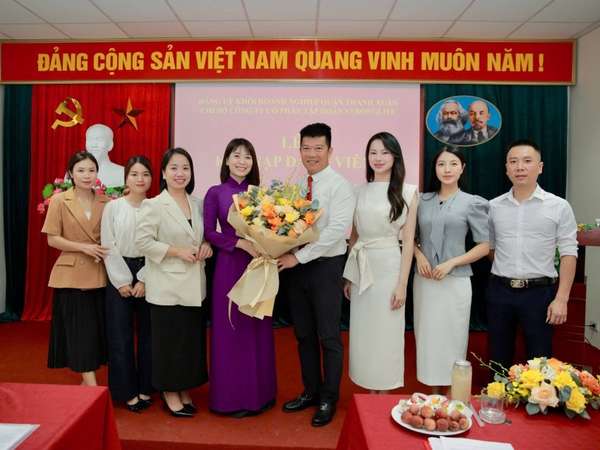 kết nạp đảng