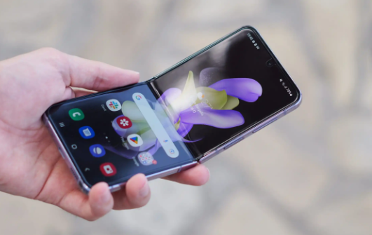 Giá Samsung Galaxy Z Flip 4 giảm 
