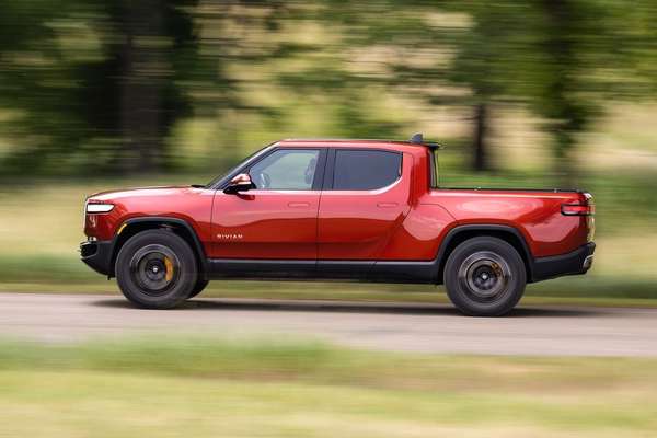 Rivian R1T 2023: Ô tô bán tải điện lọt qua vòng thử nghiệm nhanh nhất