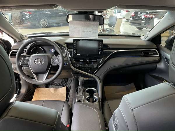 Bảng giá Toyota Camry 2023 tháng 7: Vua sedan đang có giá hấp dẫn