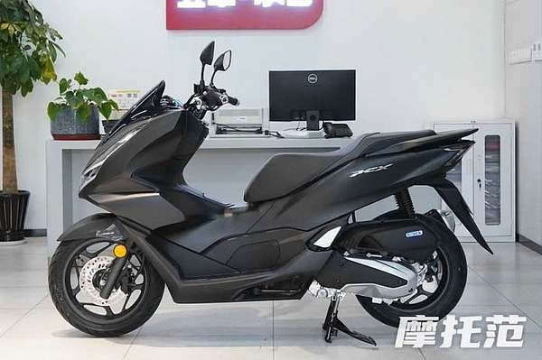 Honda lên kệ mẫu xe máy mới: Màn hình TFT cảm ứng, chạy 500km mới đổ xăng, giá rẻ giật mình