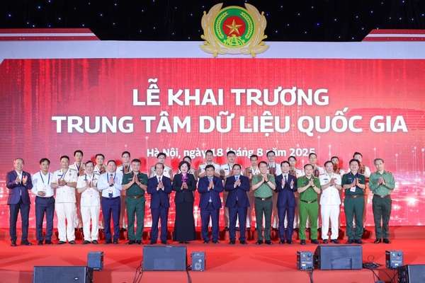 Thủ tướng: Trình cơ chế đột phá trong sáng tạo, khai thác dữ liệu trở thành trung tâm của nền kinh tế- Ảnh 8.