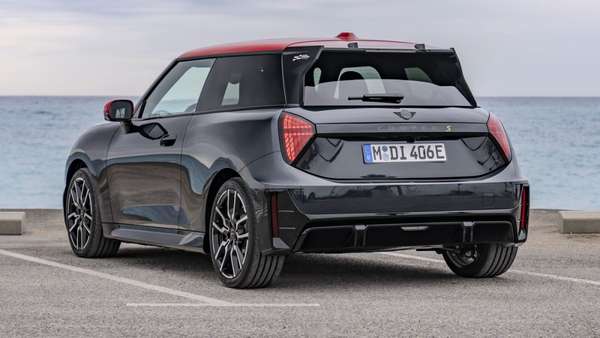 Mini Cooper SE JCW 2025: Trải nghiệm với sự lột xác toàn diện