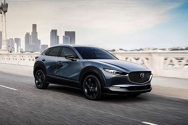 Giá xe Mazda CX-30 cuối năm 2022: Ưu đãi 50% lệ phí trước bạ, các đối thủ “trở tay không kịp”