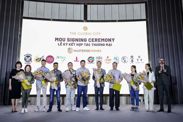 Ngay trong sự kiện, Masterise Homes đã ký kết với hơp tác thương mại với các thương hiệu F&B nổi tiếng từ Singapore và các thương hiệu hàng đầu trong nước, gia tăng sự sôi động cho khu nhà phố SOHO tại The Global City