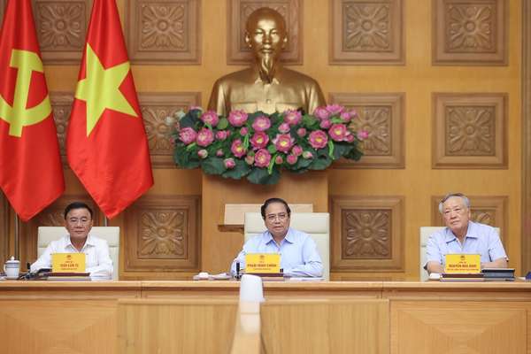 Thủ tướng: Khẩn trương hoàn thiện, trình Bộ Chính trị hai nghị quyết đột phá về giáo dục – đào tạo và chăm sóc sức khỏe nhân dân- Ảnh 2.
