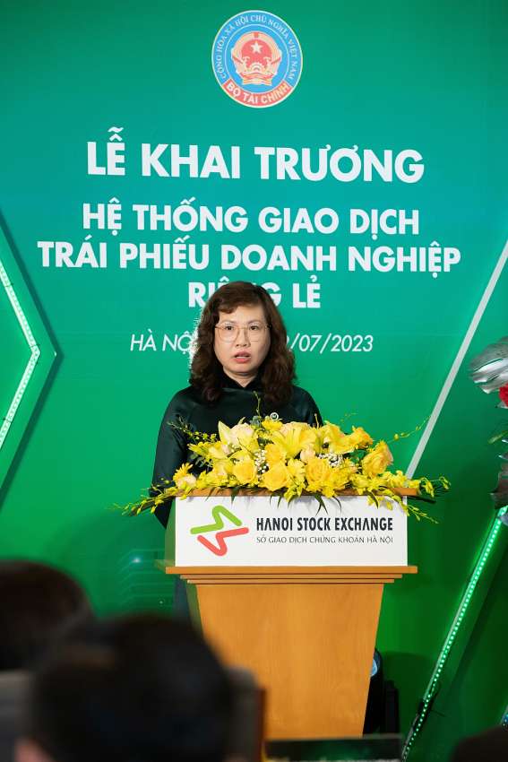 Bà Vũ Thị Chân Phương, Chủ tịch UBCK phát biểu tại sự kiện
