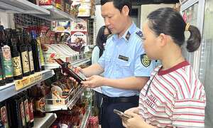 Thanh Hóa: Quyết không để tình trạng 'bão chưa tan, giá đã tăng'