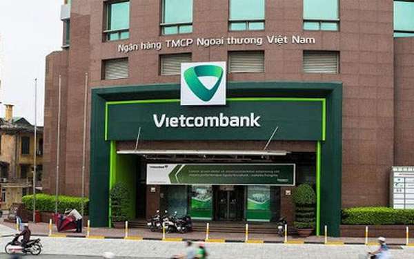 Vietcombank báo lãi quý III tăng 20%, số dư nợ xấu vọt tăng 84% sau 9 tháng