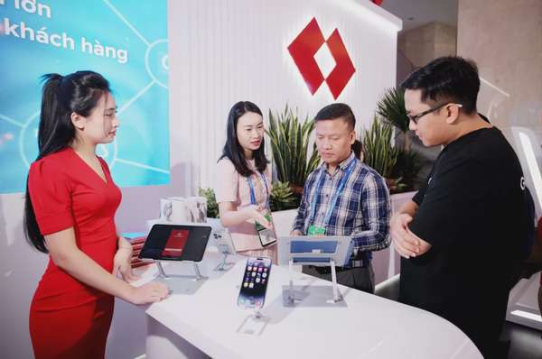 Techcombank tạo dấu ấn tại Smart Banking 2024: Giải pháp ngân hàng số 'vượt trội' Techcombank Mobile