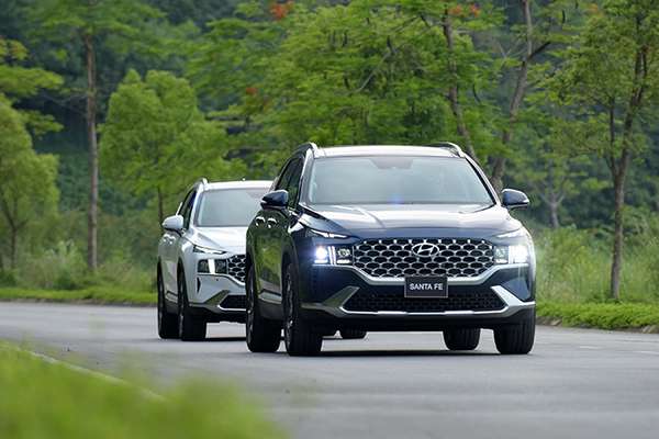 Giá xe Hyundai Santa Fe mới nhất ngày 24/3: Thu hút khách Việt, “hủy diệt” Toyota Fortuner