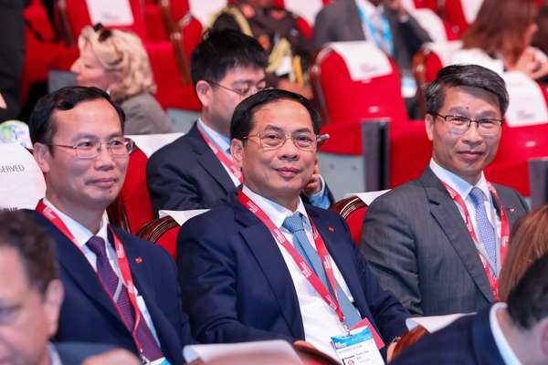 Thủ tướng: Việt Nam sẵn sàng tham gia, dẫn dắt trong các cơ chế hợp tác về biển- Ảnh 4. Thủ tướng: Việt Nam sẵn sàng tham gia, dẫn dắt trong các cơ chế hợp tác về biển- Ảnh 4.