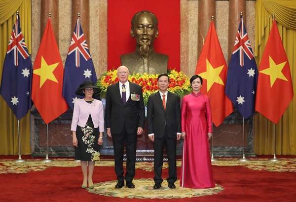 Chủ tịch nước Võ Văn Thưởng và Phu nhân chủ trì Lễ đón chính thức Toàn quyền Australia David Hurley cùng Phu nhân thăm cấp Nhà nước tới Việt Nam - Ảnh: VGP