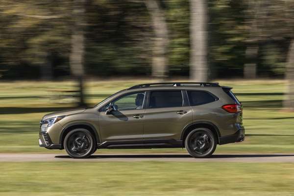 Subaru Ascent 2023 có điểm chung với Porsche Cayman và Ferrari Purosangue