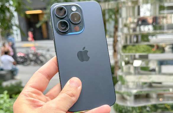 iPhone 15 Pro giảm giá sâu sau khi iPhone 16 Pro ra mắt: Lựa chọn cao cấp với mức giá tốt