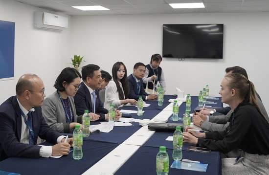 bộ trưởng nguyễn hồng diên tiếp bộ trưởng bộ kinh tế và công nghiệp bungari tại uae