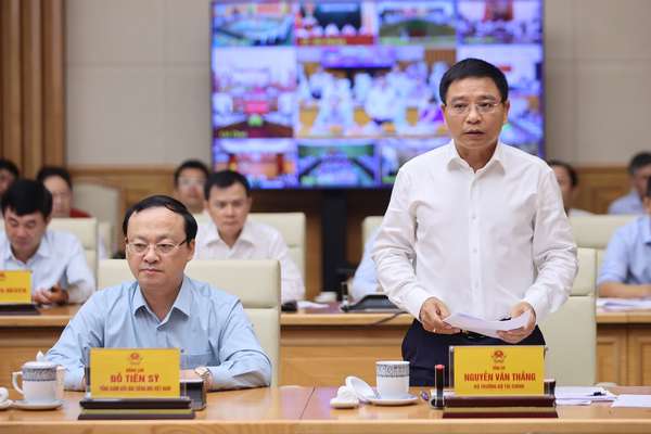 Thủ tướng: Tăng trưởng 8,3-8,5% năm 2025 không là 'mục tiêu bất khả thi'- Ảnh 5. Thủ tướng: Tăng trưởng 8,3-8,5% năm 2025 không là 'mục tiêu bất khả thi'- Ảnh 5.