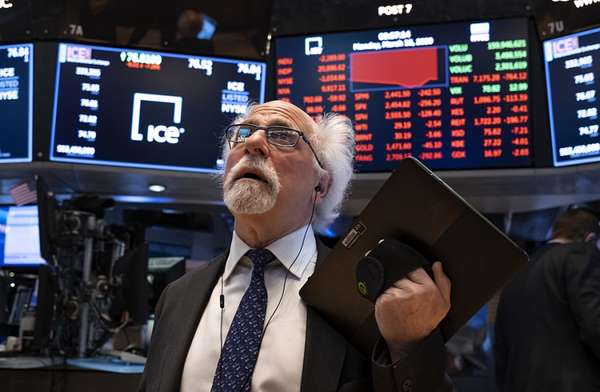 Chứng khoán Mỹ giảm điểm, Dow Jones đứt mạch 4 phiên tăng liên tiếp
