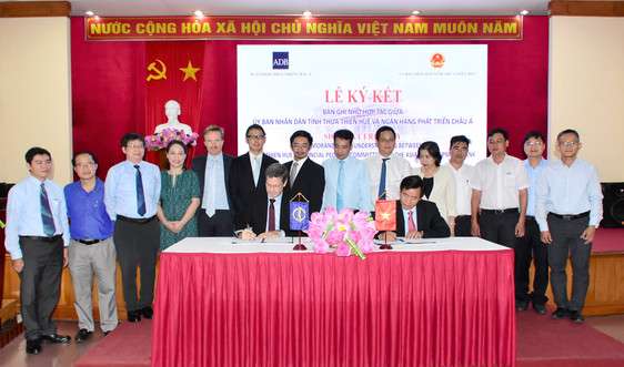 Thừa Thiên Huế và ADB ký biên bản ghi nhớ nhằm phát triển kinh tế bền vững và bao trùm