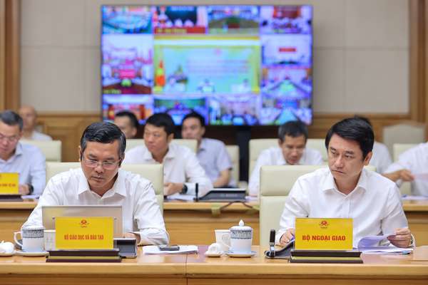 Thủ tướng: Tăng trưởng 8,3-8,5% năm 2025 không là 'mục tiêu bất khả thi'- Ảnh 10. Thủ tướng: Tăng trưởng 8,3-8,5% năm 2025 không là 'mục tiêu bất khả thi'- Ảnh 10.
