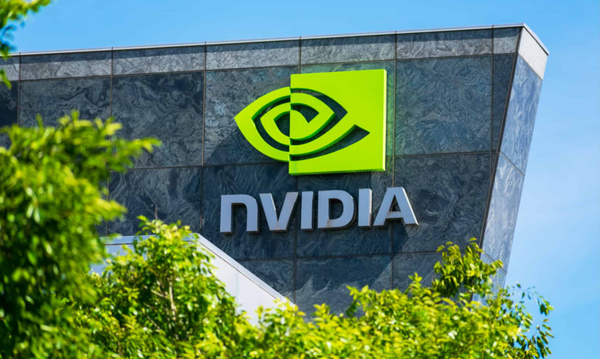 Nvidia: Từ startup "mini" từng "chết hụt" 3 lần, ba thập kỷ sau vươn thành "gã khổng lồ" ngành chip với vốn hóa chạm mốc nghìn tỷ USD