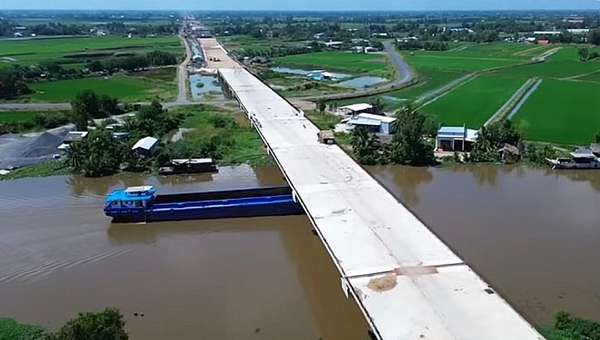 Dự án cao tốc Cần Thơ - Cà Mau có chiều dài tuyến chính hơn 110km qua địa bàn 5 tỉnh và thành phố, với tổng mức đầu tư hơn 27.500 tỉ đồng