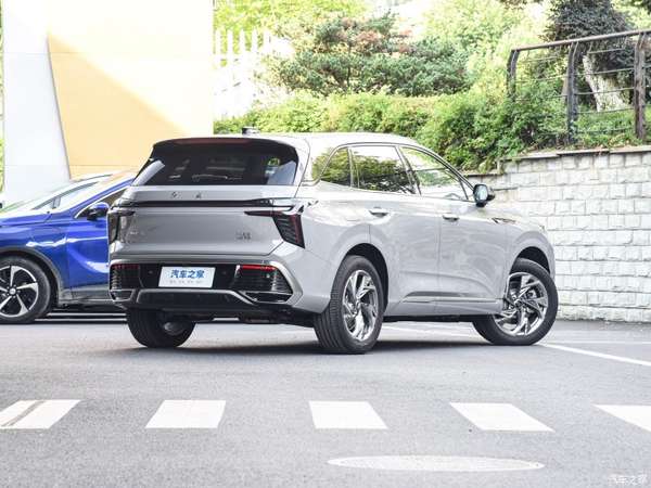 Hồng Kỳ HS3 2023 giá từ 468 triệu đồng, có gì đấu với Honda CR-V?