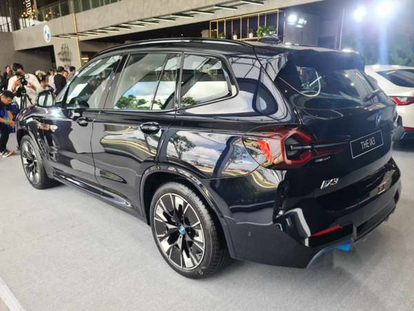 Xe thuần điện BMW iX3 chính thức ra mắt tại Việt Nam