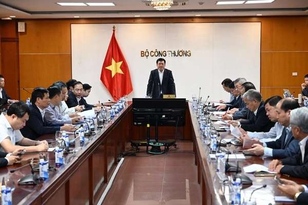 Bộ Công Thương chỉ đạo xây dựng cơ chế giá điện nhập khẩu từ Lào trong quý I/2024