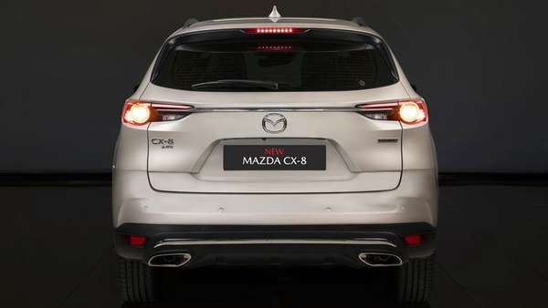 Mazda CX-8 bán với giá “thanh lý” rẻ chưa từng có, làm “lu mờ” Ford Everest và Toyota Fortuner