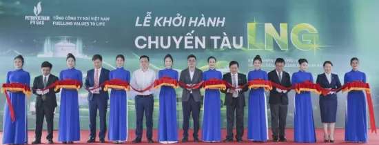 PV GAS khởi hành chuyến tàu chở LNG đầu tiên trên đường sắt Nam Bắc