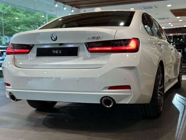Bảng giá xe BMW 320i 2023: Sedan thể thao đáng mua nhất