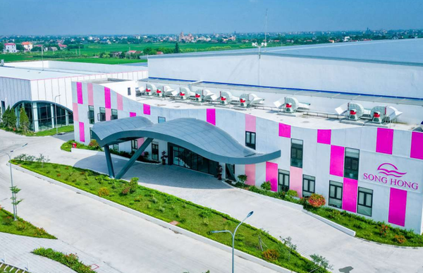 Tính đến cuối năm 2024, May Sông Hồng sở hữu mạng lưới 26 xưởng sản xuất tập trung, với 11.383 lao động