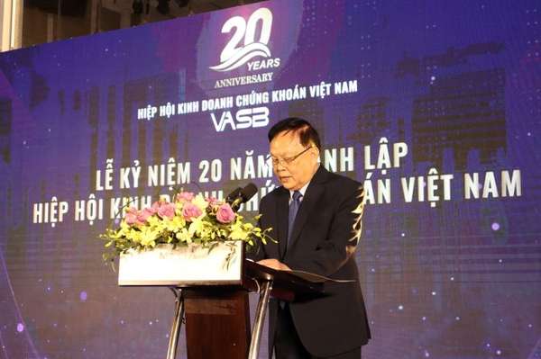 Ông Nguyễn Văn Kỳ - Chủ tịch VASB phát biếu tại buổi lễ