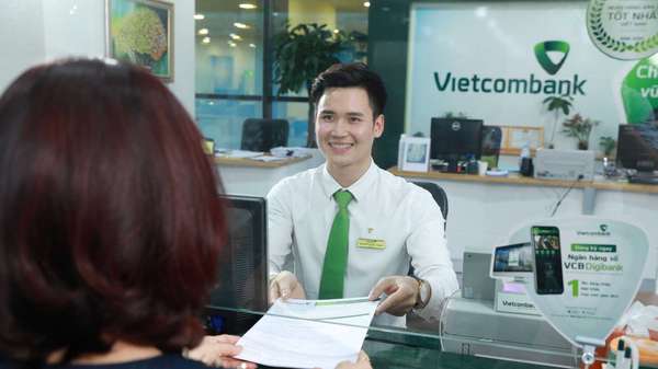 Có 200 triệu gửi tiết kiệm tại Vietcombank kỳ hạn 6 tháng, nhận bao nhiêu tiền lãi?