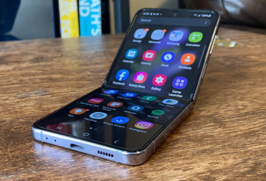 Không phải iPhone 15, Samsung Galaxy Z Flip 4 mới là chiếc điện thoại 