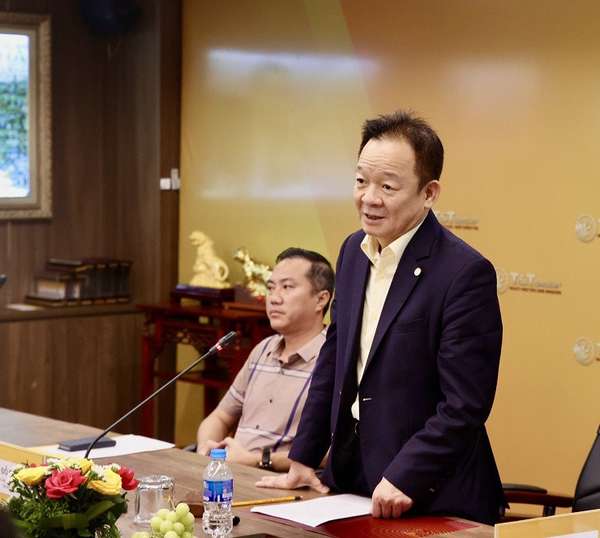bầu Hiển