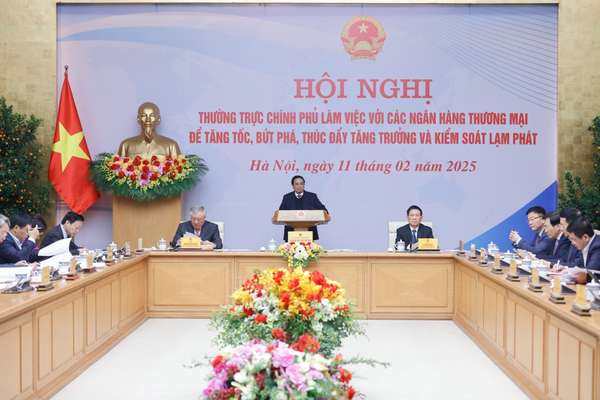 Thủ tướng yêu cầu tiếp tục điều hành chính sách tiền tệ chủ động, linh hoạt, kịp thời, hiệu quả, là điểm tựa cho người dân, doanh nghiệp, sự phát triển của đất nước