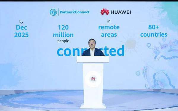 Tiến sĩ Liang Hua, Chủ tịch Tập đoàn Huawei chia sẻ tại diễn đàn