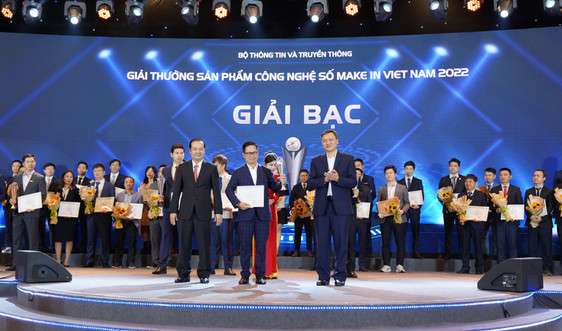 Siêu ứng dụng MoMo nhận cú đúp Sản phẩm số xuất sắc Make in Viet Nam 2022