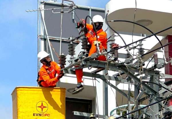 Điện lực Khánh Hòa duy trì chính sách cổ tức bằng tiền xen lẫn cổ phiếu trong nhiều năm, với phần lớn chảy về 'túi' EVNCPC