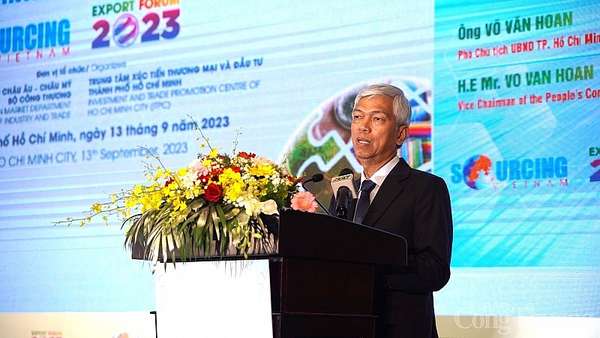 Ông Võ Văn Hoan - Phó Chủ tịch Ủy ban nhân dân TP. Hồ Chí Minh phát biểu tại sự kiện
