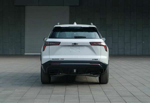 Chevrolet Equinox 2024 phiên bản RS và Activ sắp ra mắt, có chi tiết giống Honda CR-V