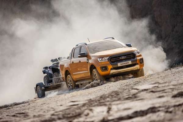 Giá xe Ford Ranger mới nhất ngày 25/11: Từ 659 triệu sở hữu ngay ông hoàng phân khúc bán tải