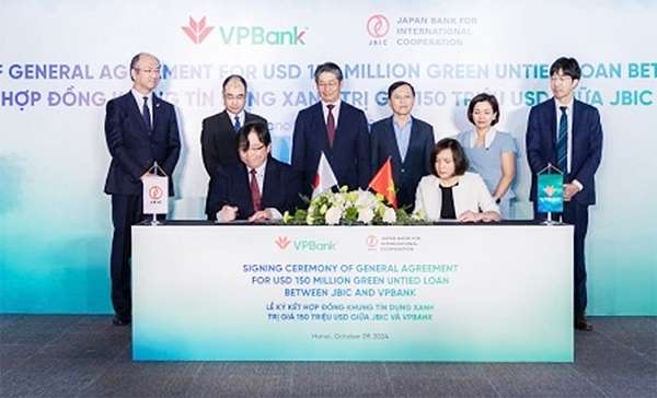 ký kết hợp đồng tín dụng xanh giữa VPBank và JBIC