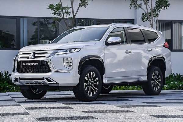 Mitsubishi Pajero Sport giảm vài trăm triệu, giá bán rẻ nhất lịch sử: Liệu có đáng xuồng tiền?