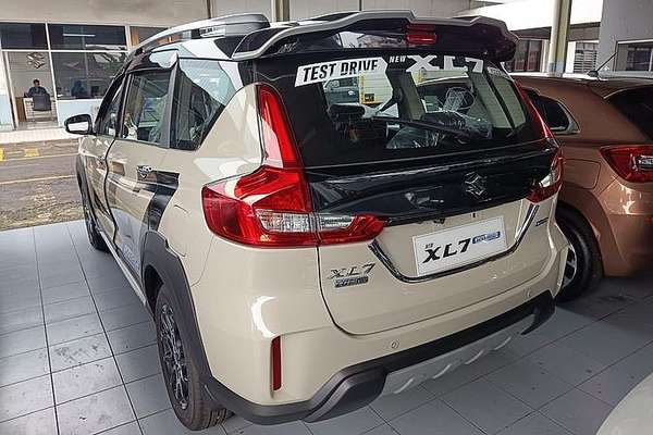 Suzuki XL7 Hybrid 2023 về đại lý chờ ra mắt tại Indonesia, hóng ngày về Việt Nam