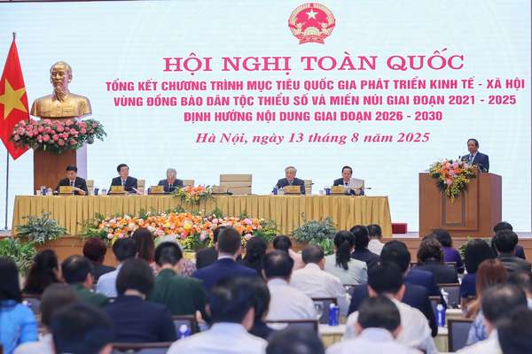 Thủ tướng: Có chính sách ưu tiên, nguồn lực ưu tiên, tín dụng ưu tiên với vùng đồng bào dân tộc thiểu số và miền núi- Ảnh 3. Thủ tướng: Có chính sách ưu tiên, nguồn lực ưu tiên, tín dụng ưu tiên với vùng đồng bào dân tộc thiểu số và miền núi- Ảnh 3.